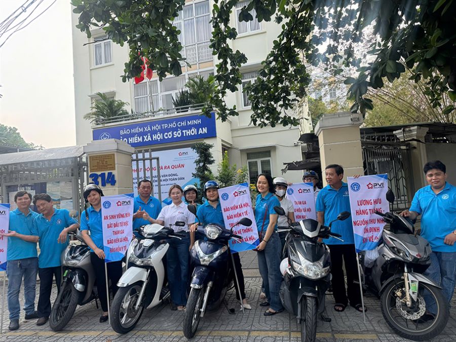 TP.HCM ra quân đưa chính sách BHXH, BHYT đến tận khu dân cư TP.HCM ra quân đưa chính sách BHXH, BHYT đến tận khu dân cư