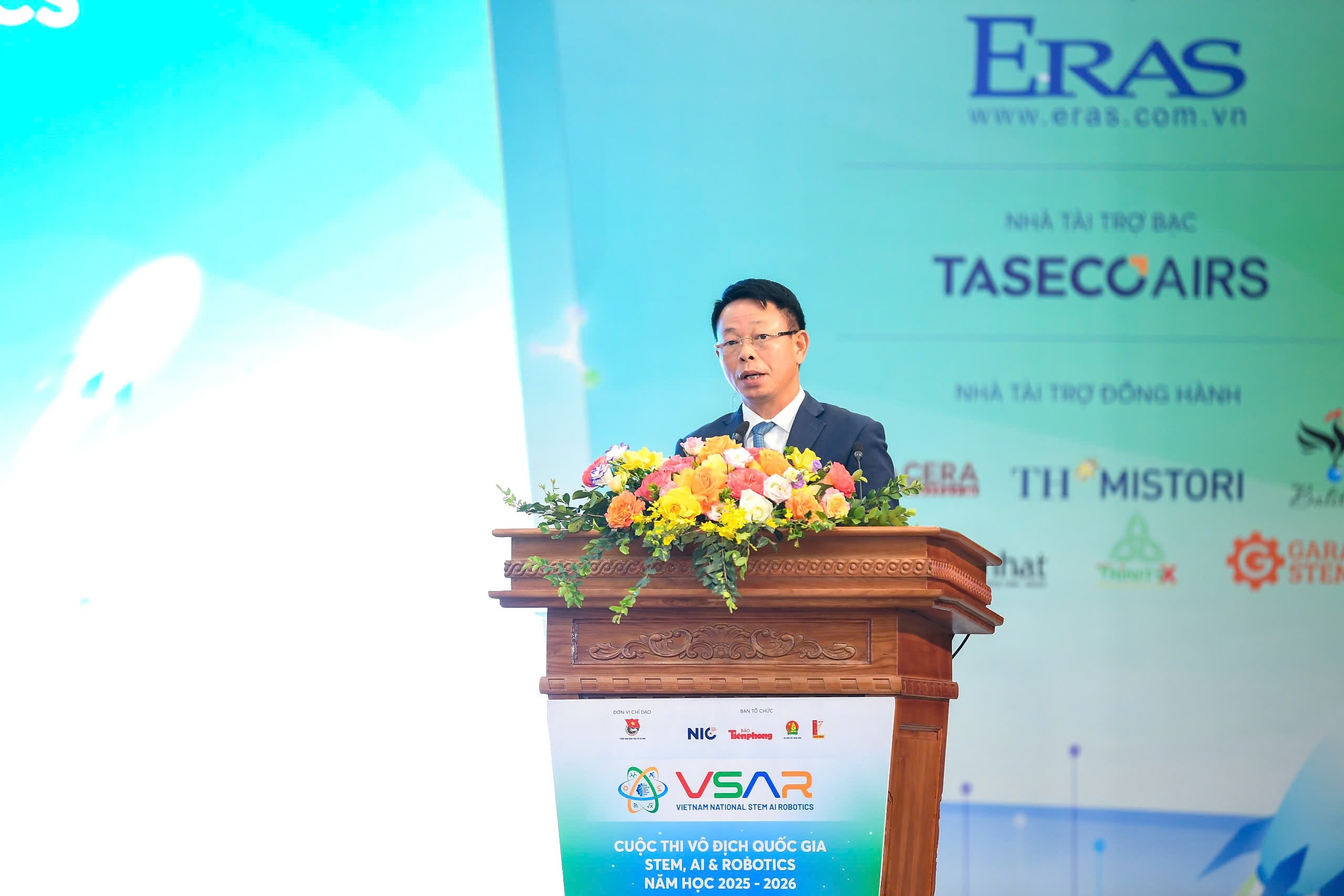 Nh&agrave; b&aacute;o Ph&ugrave;ng C&ocirc;ng Sưởng, Tổng Bi&ecirc;n tập B&aacute;o Tiền Phong, Trưởng Ban tổ chức cuộc thi ph&aacute;t biểu