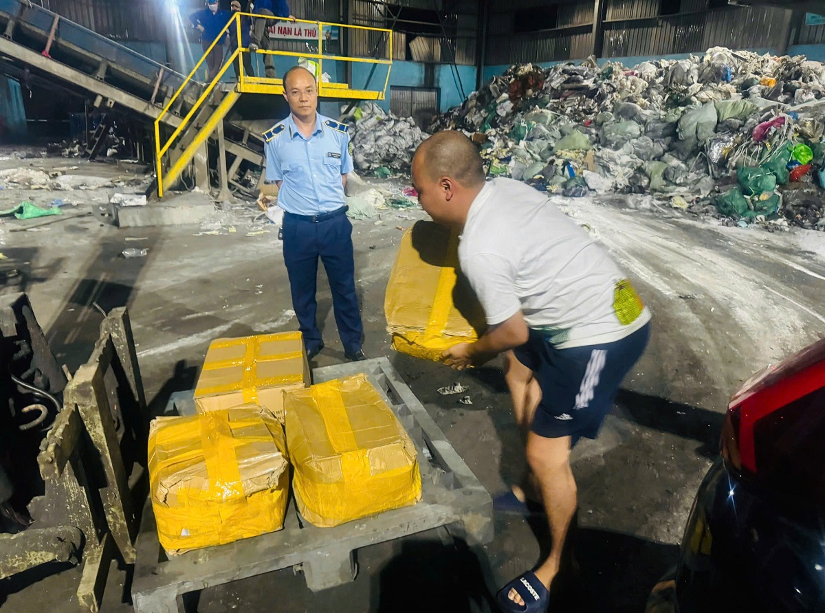 Phú Thọ: Xử phạt và buộc tiêu hủy hơn 200 kg thực phẩm đông lạnh nhập lậu