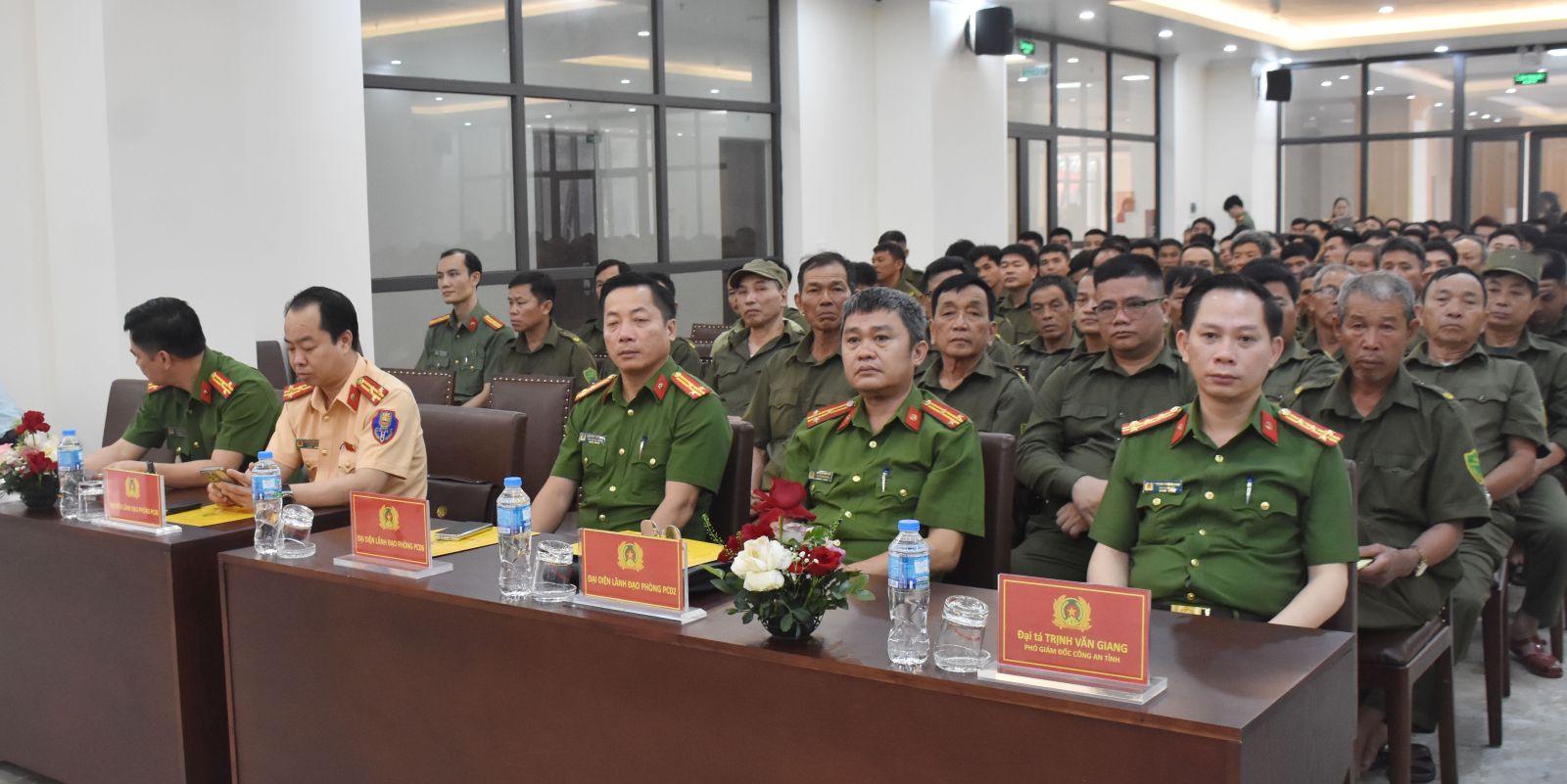 C&aacute;c đại biểu tham dự buổi lễ khai giảng