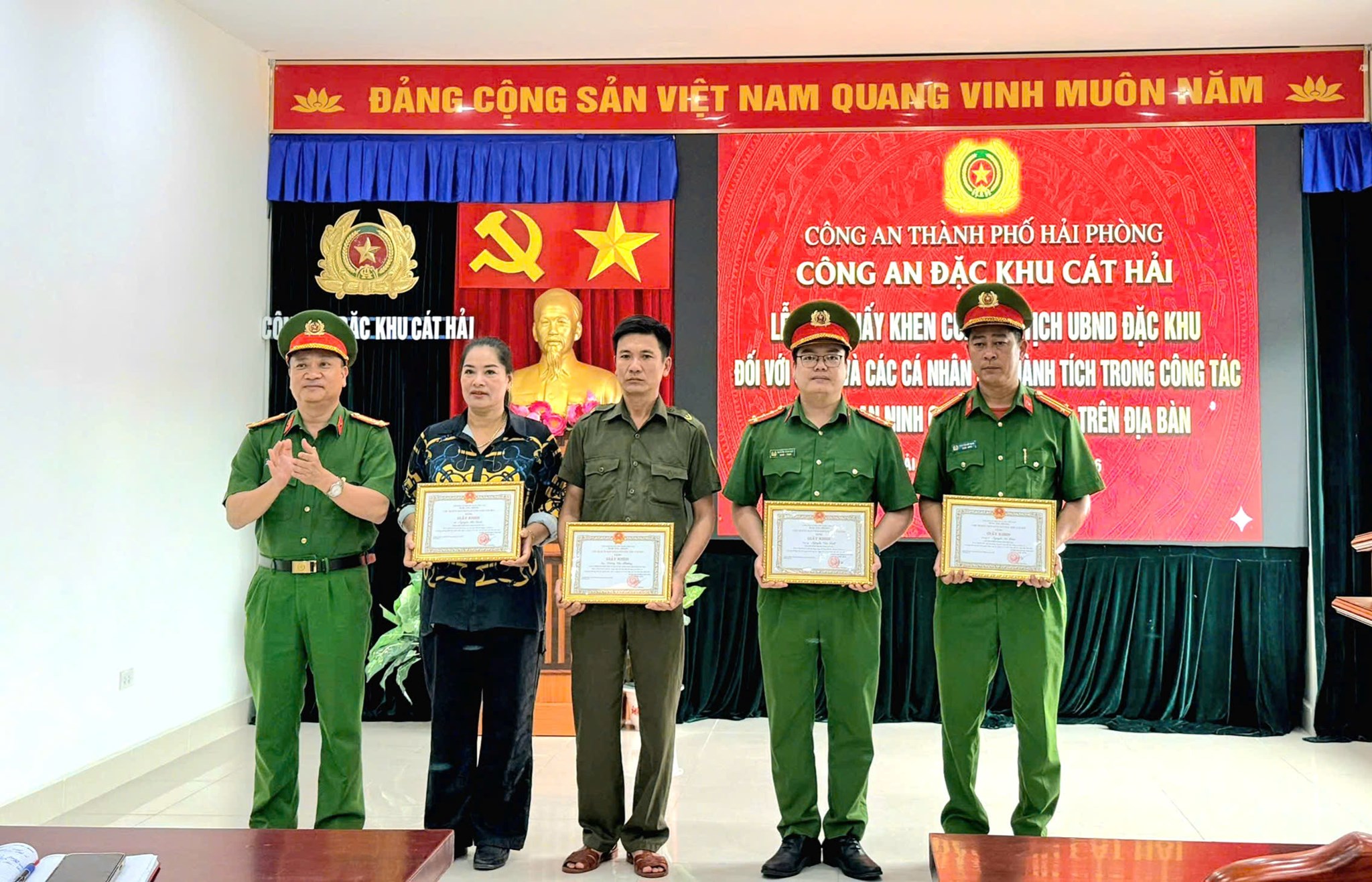 Hải Phòng: Khen thưởng 5 cá nhân trực tiếp tham gia và hỗ trợ phá án