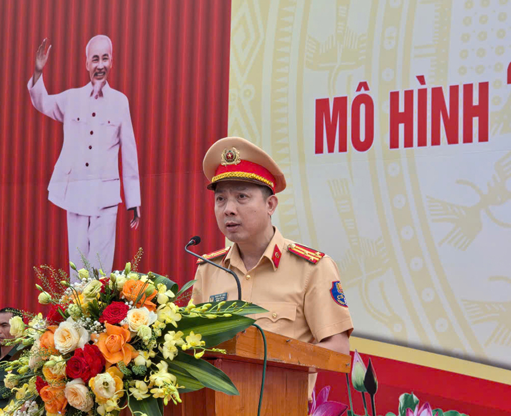 Thượng tá Phạm Việt Công, Phó Cục trưởng Cục Cảnh sát giao thông, Bộ Công an phát biểu tại lễ ra mắt mô hình Thượng tá Phạm Việt Công, Phó Cục trưởng Cục Cảnh sát giao thông, Bộ Công an phát biểu tại lễ ra mắt mô hình