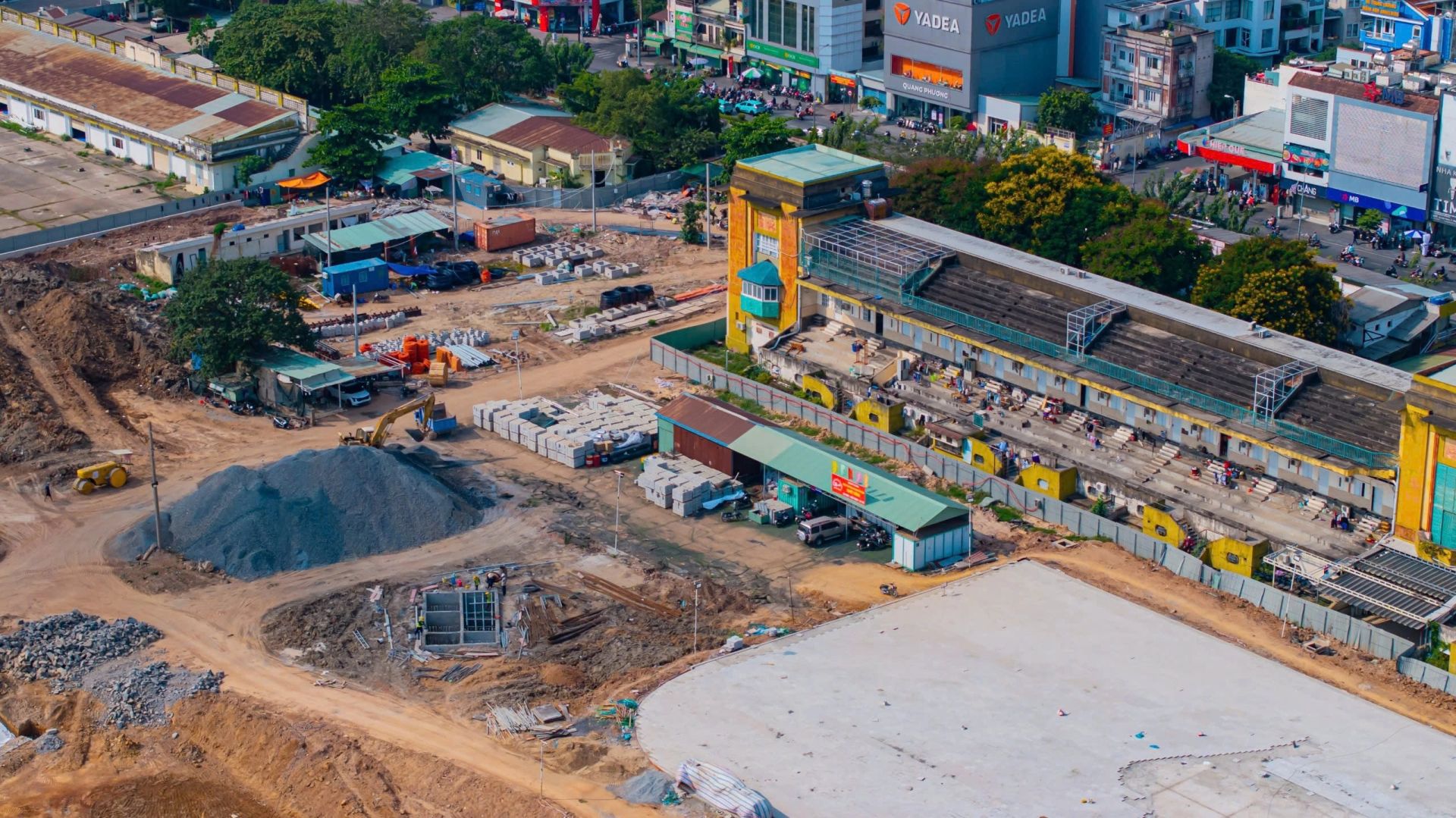 Bộ X&acirc;y dựng hướng dẫn điều chỉnh hợp đồng trong &ldquo;b&atilde;o gi&aacute;&rdquo; vật liệu. (Ảnh minh họa)