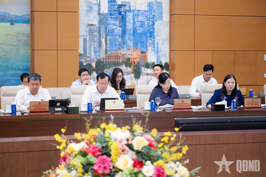 Các đại biểu tham dự phiên họp. Ảnh: VŨ HIẾU Các đại biểu tham dự phiên họp. Ảnh: VŨ HIẾU