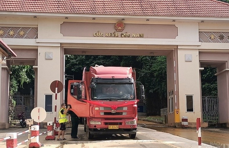Lạng Sơn: Thi điểm điều chỉnh thời gian thông quan tại lối Cốc Nam, cửa khẩu Hữu Nghị