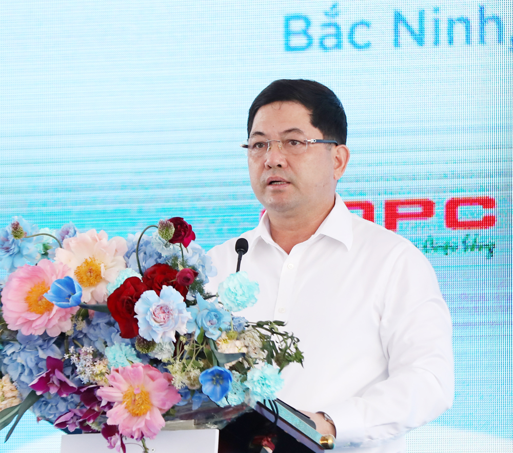 Đồng ch&iacute; Nguyễn Hồng Th&aacute;i ph&aacute;t biểu hưởng ứng.