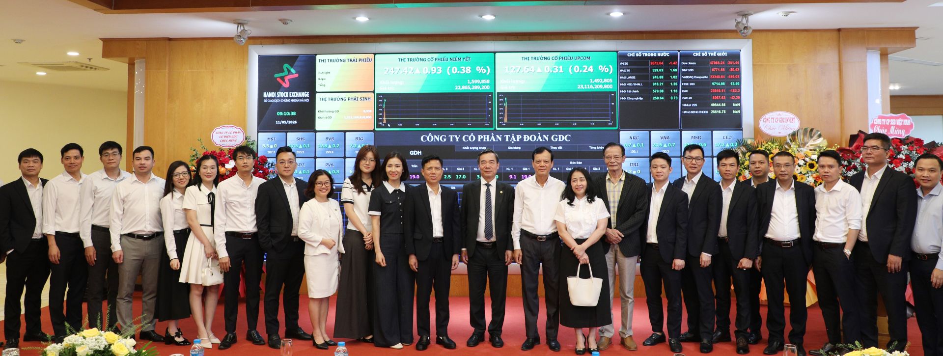 Lãnh đạo, khách mời cùng cán bộ Công ty Cổ phần Tập đoàn GDC tham dự sự kiện