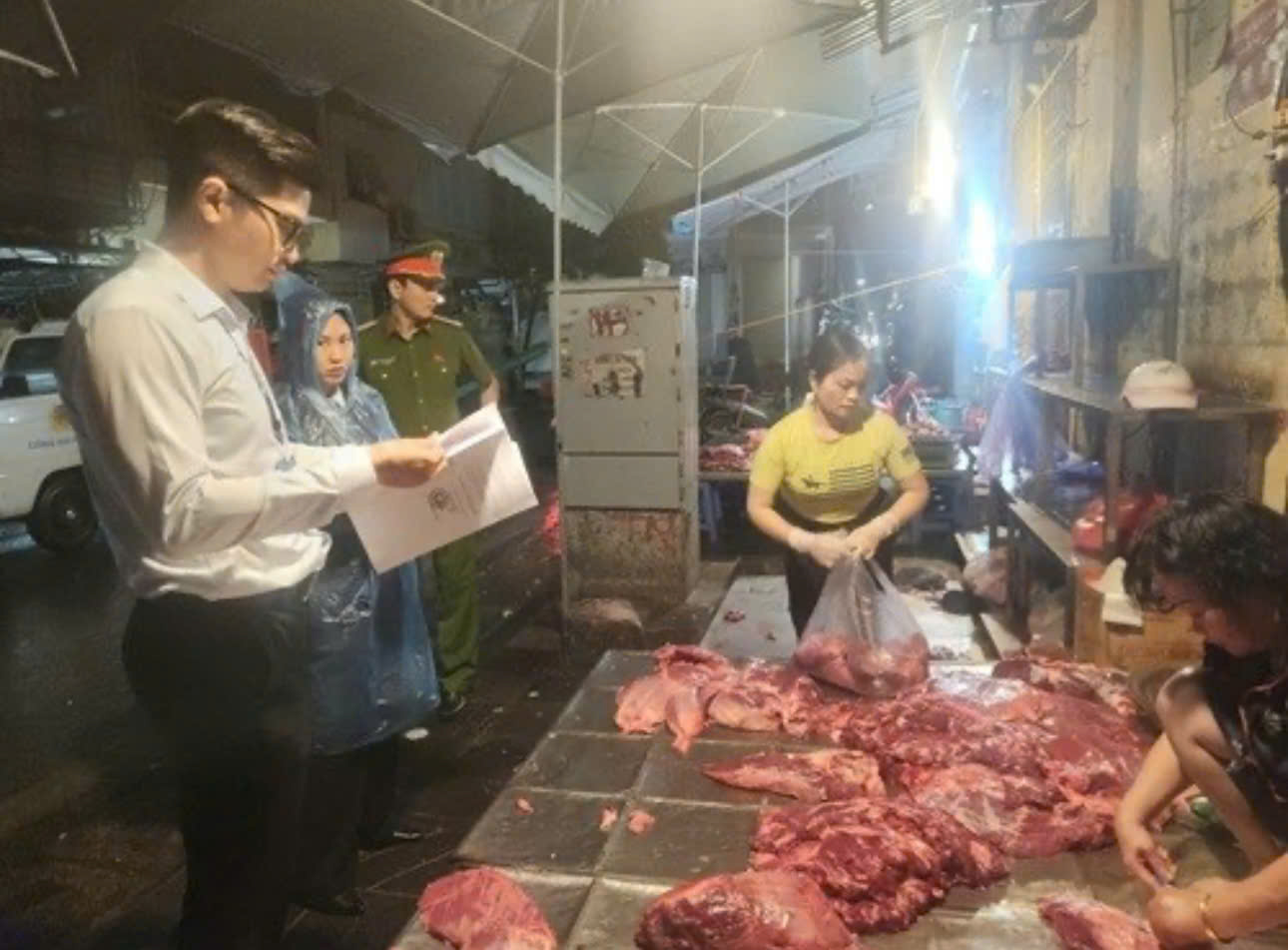 Hà Nội: Nhiều hộ kinh doanh bị xử phạt vì vi phạm an toàn thực phẩm