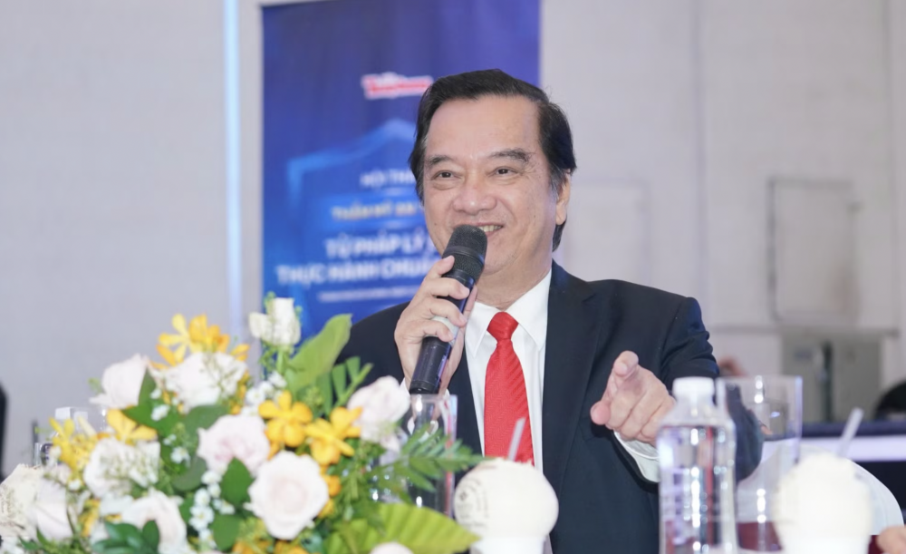 PGS.TS.BS Nguyễn Thanh V&acirc;n - Chủ tịch Hội Phẫu thuật tạo h&igrave;nh thẩm mỹ TP.HCM.