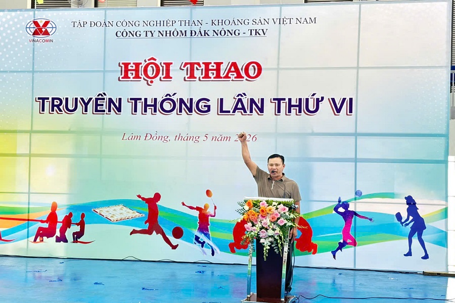 Đại diện tổ trọng t&agrave;i tuy&ecirc;n thệ sẽ điều h&agrave;nh c&aacute;c trận đấu c&ocirc;ng t&acirc;m, kh&aacute;ch quan nhất.