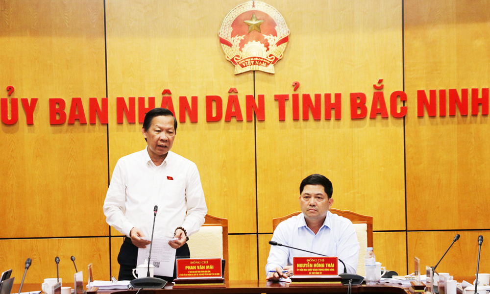 Chủ nhiệm Ủy ban Kinh tế và Tài chính Phan Văn Mãi kết luận buổi khảo sát. Chủ nhiệm Ủy ban Kinh tế và Tài chính Phan Văn Mãi kết luận buổi khảo sát.
