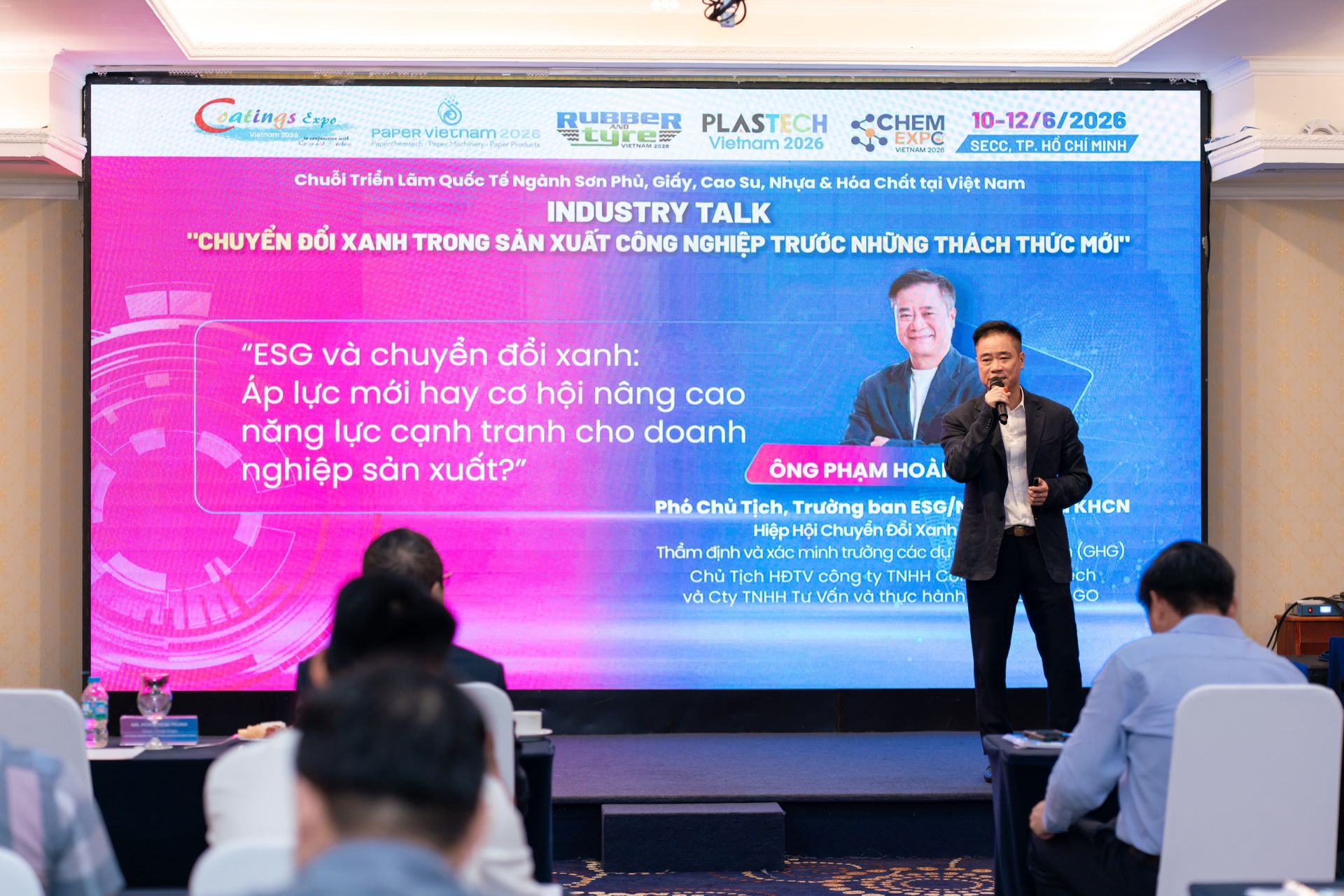 chia sẻ về c&aacute;c giải ph&aacute;p quản l&yacute; giảm ph&aacute;t thải v&agrave; thực h&agrave;nh ESG d&agrave;nh cho doanh nghiệp sản xuất