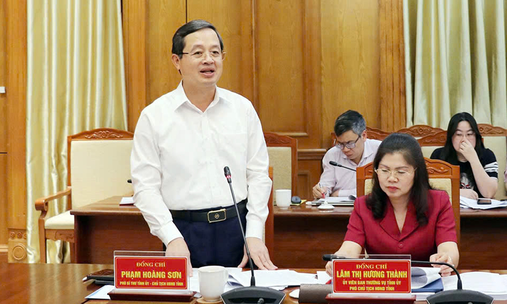 Chủ tịch UBND tỉnh Bắc Ninh Phạm Hoàng Sơn đưa ra một số giải pháp và đề nghị để Bắc Ninh thực hiện được mục tiêu tăng trưởng kinh tế hai con số. Chủ tịch UBND tỉnh Bắc Ninh Phạm Hoàng Sơn đưa ra một số giải pháp và đề nghị để Bắc Ninh thực hiện được mục tiêu tăng trưởng kinh tế hai con số.