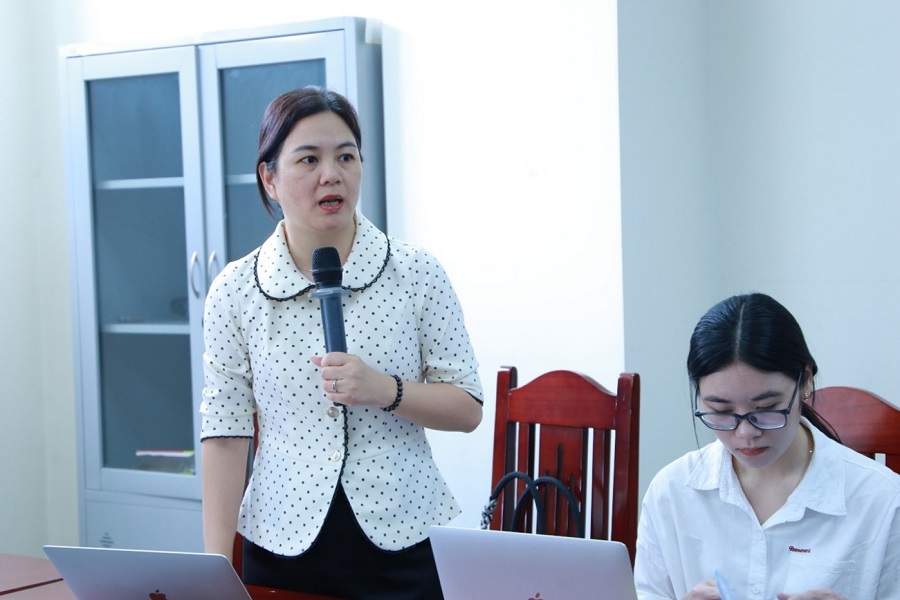 TS. Ph&iacute; Thị Hồng Linh tr&igrave;nh b&agrave;y b&aacute;o c&aacute;o kết quả nghi&ecirc;n cứu tại Hội đồng