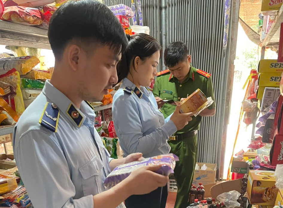 Thái Nguyên: Xử phạt các cơ sở kinh doanh vi phạm quy định bảo quản mặt hàng nước giải khát
