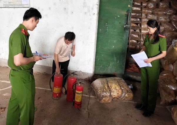Cao Bằng: Xử phạt 2 cơ sở thu mua nguyên liệu thuốc lá không đảm bảo phòng cháy, chữa cháy