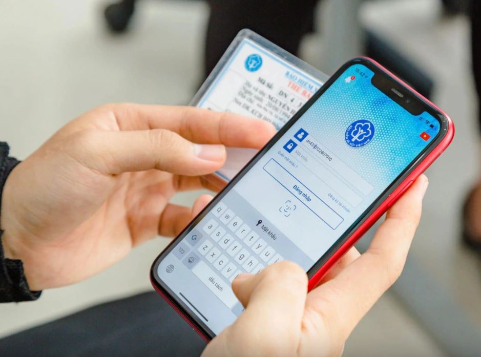 Chính thức áp dụng sổ BHXH, thẻ BHYT điện tử trên VNeID và VssID