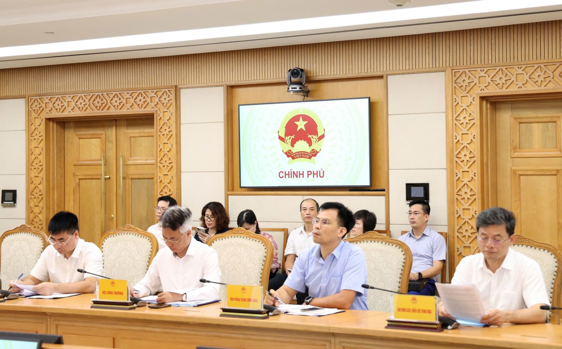 Đại diện các bộ, ngành tham dự cuộc họp - Ảnh: VGP/Gia Huy Đại diện các bộ, ngành tham dự cuộc họp - Ảnh: VGP/Gia Huy