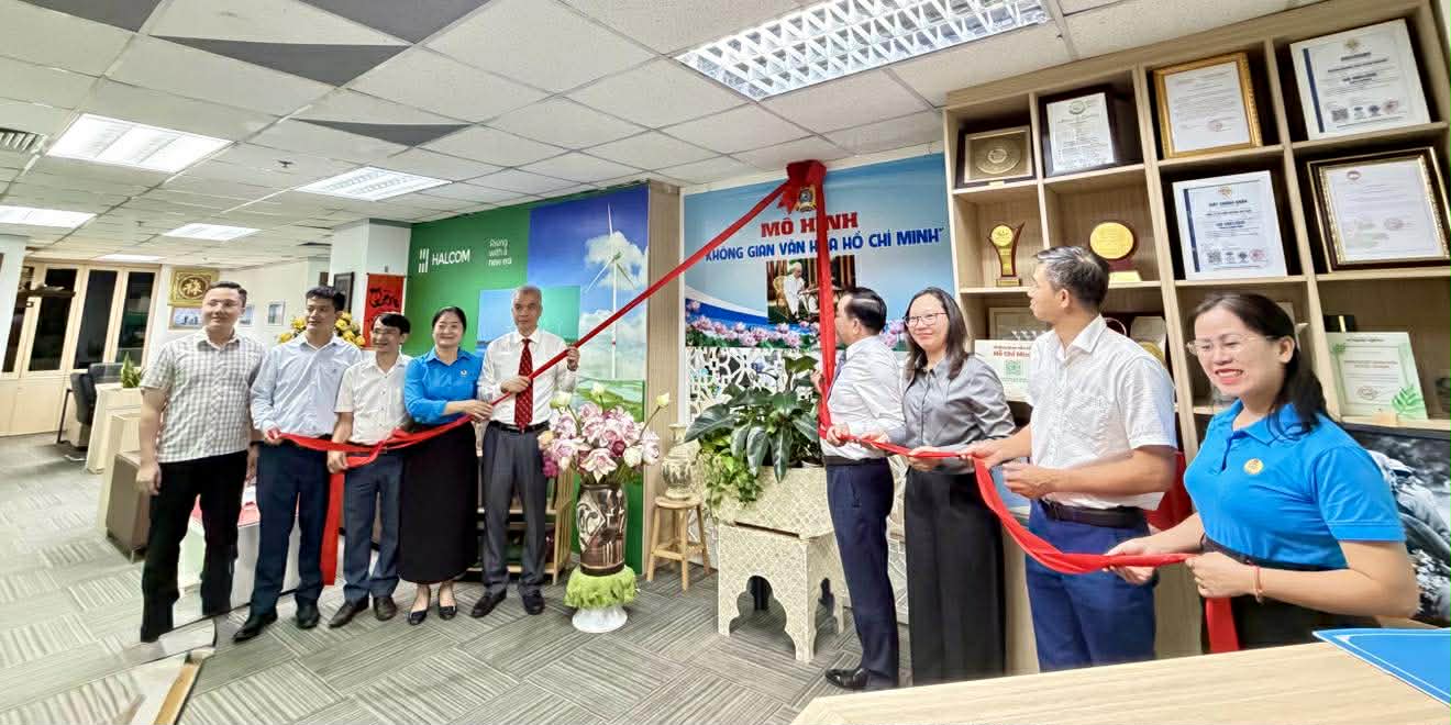 Lễ ra mắt m&ocirc; h&igrave;nh &ldquo;Kh&ocirc;ng gian văn h&oacute;a Hồ Ch&iacute; Minh&rdquo; tại C&ocirc;ng ty CP Halcom Việt Nam