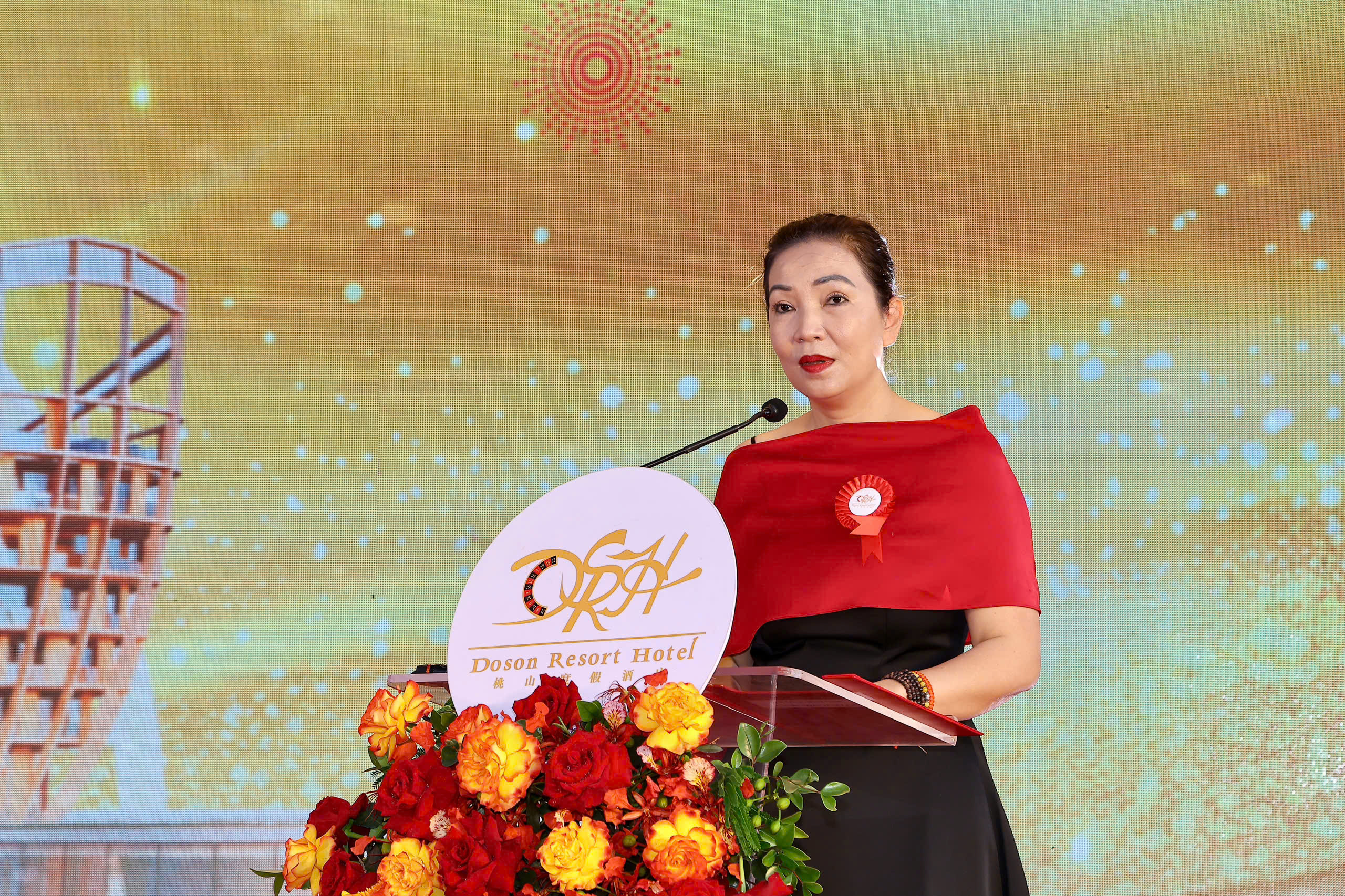 Bà Đoàn Tuyết Lan, Chủ tịch Hội đồng thành viên Công ty TNHH Liên doanh Du lịch Quốc tế Hải Phòng phát biểu. Bà Đoàn Tuyết Lan, Chủ tịch Hội đồng thành viên Công ty TNHH Liên doanh Du lịch Quốc tế Hải Phòng phát biểu.