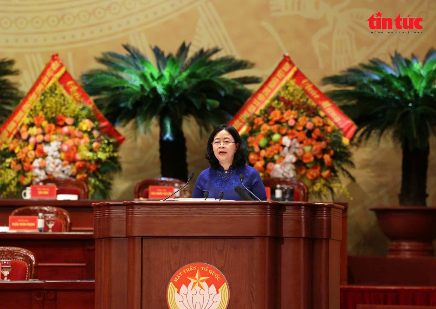 B&agrave; B&ugrave;i Thị Minh Ho&agrave;i, Ủy vi&ecirc;n Bộ Ch&iacute;nh trị, B&iacute; thư Trung ương Đảng, Chủ tịch Ủy ban Trung ương MTTQ Việt Nam ph&aacute;t biểu nhận nhiệm vụ.