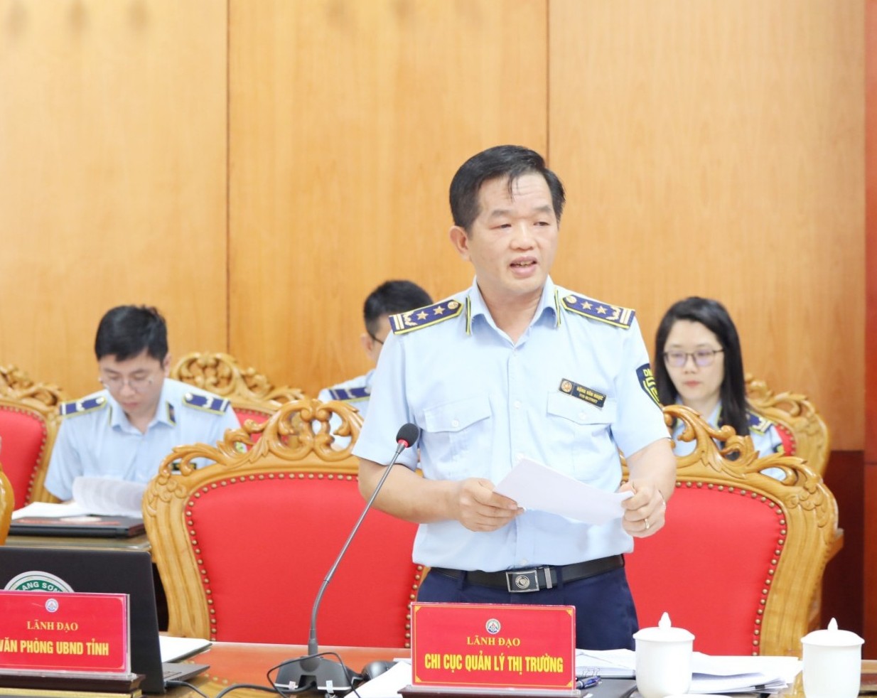 L&atilde;nh đạo Chi cục Quản l&yacute; thị trường Lạng Sơn ph&aacute;t biểu