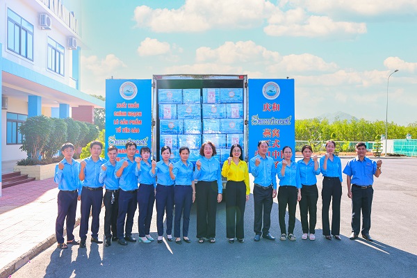 Niềm vui ngập tràn của cán bộ công nhân viên khi sản phẩm được nhiều khách hàng quốc tế chấp nhận Niềm vui ngập tràn của cán bộ công nhân viên khi sản phẩm được nhiều khách hàng quốc tế chấp nhận