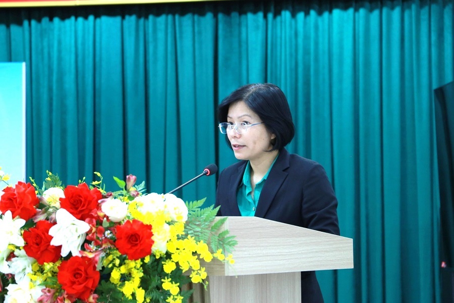 Bà Phạm Thị Nhâm - Phó Giám đốc Sở Khoa học và Công nghệ trình bày tham luận tại Hội nghị Bà Phạm Thị Nhâm - Phó Giám đốc Sở Khoa học và Công nghệ trình bày tham luận tại Hội nghị
