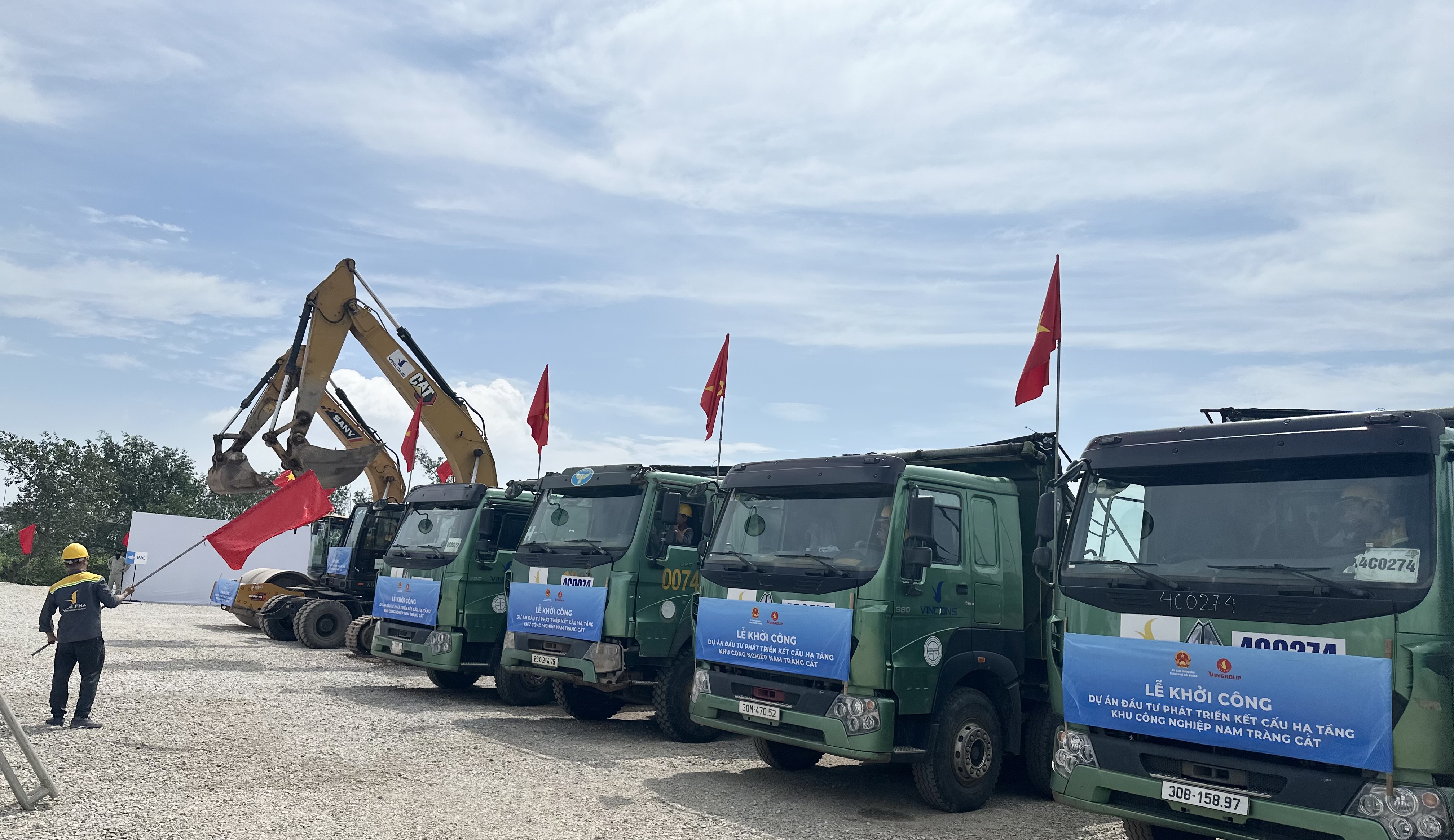 Khu công nghiệp Nam Tràng Cát thuộc khu kinh tế Đình Vũ – Cát Hải, phường Hải An, sở hữu vị trí chiến lược, kết nối toàn diện 5 loại hình giao thông. Khu công nghiệp Nam Tràng Cát thuộc khu kinh tế Đình Vũ – Cát Hải, phường Hải An, sở hữu vị trí chiến lược, kết nối toàn diện 5 loại hình giao thông.