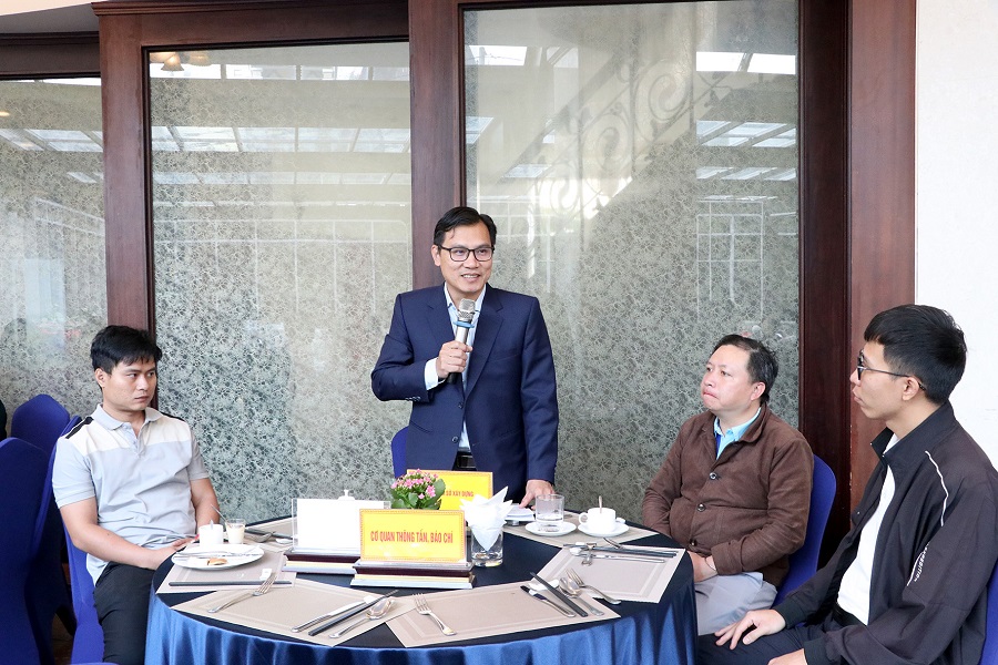 Lãnh đạo Sở Xây dựng phổ biến các chủ trương, chính sách, quy định mới trong lĩnh vực quy hoạch và xây dựng đến các doanh nghiệp, nhà đầu tư Lãnh đạo Sở Xây dựng phổ biến các chủ trương, chính sách, quy định mới trong lĩnh vực quy hoạch và xây dựng đến các doanh nghiệp, nhà đầu tư