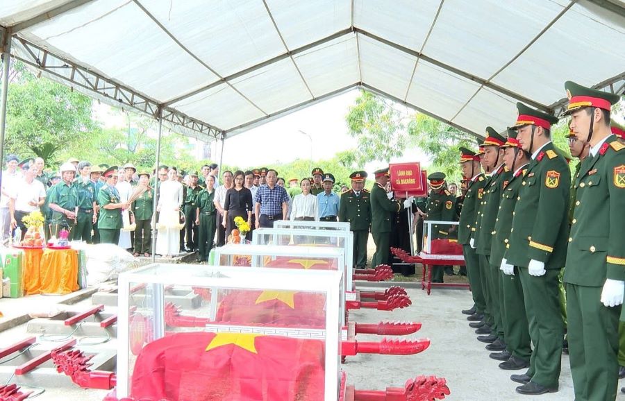Quảng Trị: Lễ viếng, truy điệu và an táng 5 hài cốt liệt sĩ tìm thấy tại xã Đakrông