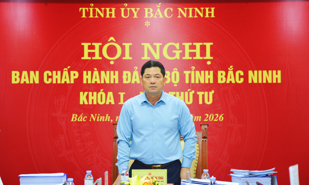 Đồng chí Nguyễn Hồng Thái chủ trì hội nghị Ban Chấp hành Đảng bộ tỉnh lần thứ Tư, khóa I. Đồng chí Nguyễn Hồng Thái chủ trì hội nghị Ban Chấp hành Đảng bộ tỉnh lần thứ Tư, khóa I.