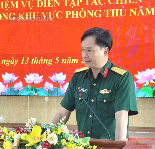 Thượng t&aacute; Trương Kim H&ograve;a, Chỉ huy trưởng Ban Chỉ huy ph&ograve;ng thủ khu vực I - Cẩm Lệ ph&aacute;t biểu.