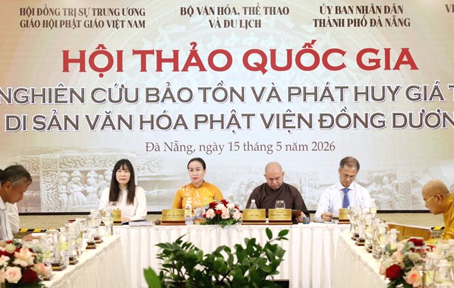 C&aacute;c đại biểu chủ tr&igrave; hội thảo.