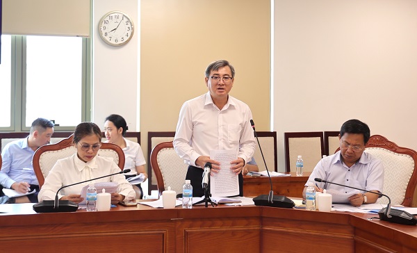 Đại biểu ph&aacute;t biểu