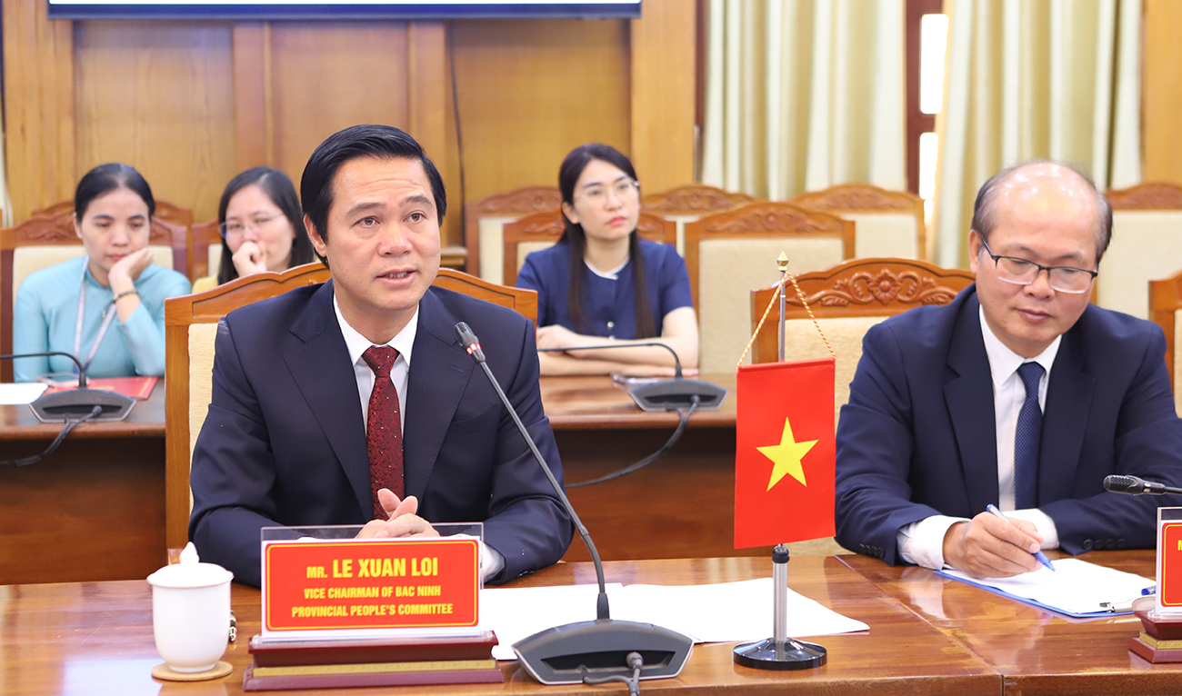 Phó Chủ tịch UBND tỉnh Lê Xuân Lợi phát biểu tại buổi lễ Phó Chủ tịch UBND tỉnh Lê Xuân Lợi phát biểu tại buổi lễ