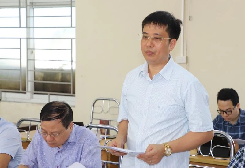Đại diện Liên hiệp các Hội Khoa học và Kỹ thuật Thanh Hóa trình bày báo cáo đề dẫn tại hội thảo. Đại diện Liên hiệp các Hội Khoa học và Kỹ thuật Thanh Hóa trình bày báo cáo đề dẫn tại hội thảo.