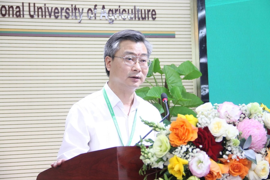 PGS.TS Nguyễn Công Tiệp, Phó Giám đốc Học viện Nông nghiệp Việt Nam phát biểu tại buổi gặp gỡ, tri ân, tiếp nhận tài trợ và trao giấy chứng nhận tham gia ngày hội cho các doanh nghiệp trong khuôn khổ ngày hội sáng 15/5. Ảnh: Mai Đan. PGS.TS Nguyễn Công Tiệp, Phó Giám đốc Học viện Nông nghiệp Việt Nam phát biểu tại buổi gặp gỡ, tri ân, tiếp nhận tài trợ và trao giấy chứng nhận tham gia ngày hội cho các doanh nghiệp trong khuôn khổ ngày hội sáng 15/5. Ảnh: Mai Đan.