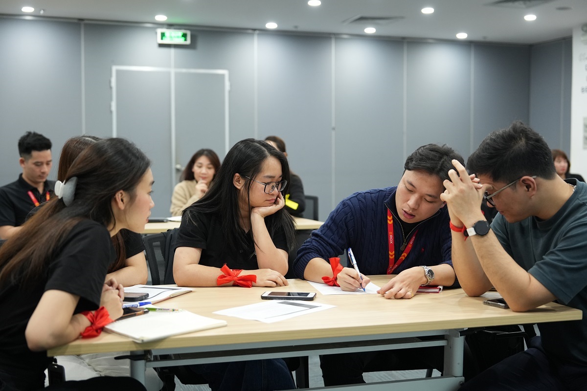 Một khóa đào tạo cho cán bộ, nhân viên tại ROX Group. Ảnh: MH Một khóa đào tạo cho cán bộ, nhân viên tại ROX Group. Ảnh: MH