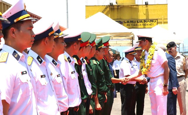 Đoàn chào xã giao lực lượng sĩ quan, cán bộ TP.Đà Nẵng. Đoàn chào xã giao lực lượng sĩ quan, cán bộ TP.Đà Nẵng.