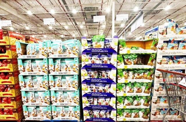 Sản phẩm b&aacute;nh dừa nước TOPCOCO c&oacute; mặt ở Hệ thống si&ecirc;u thị Costco tại &Uacute;c.