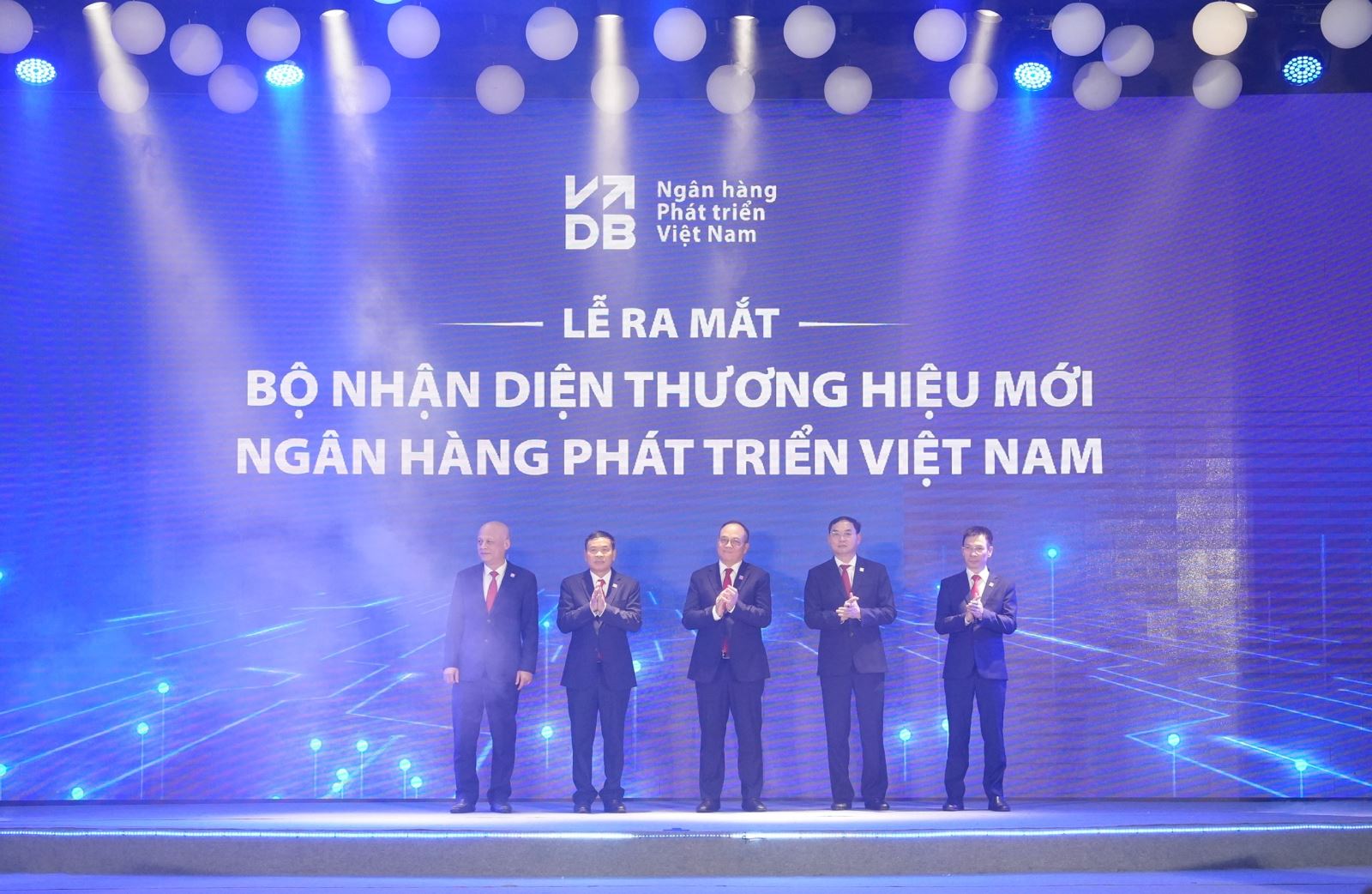 VDB ra mắt bộ nhận diện thương hiệu mới