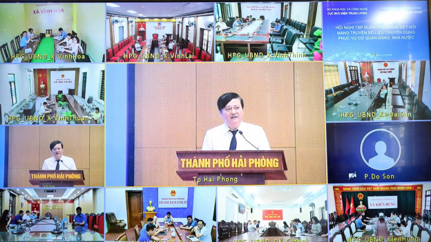 Trực tuyến tại 114 điểm cầu.