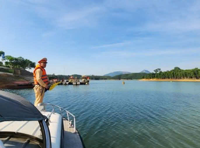 Lào Cai: Đồng loạt kiểm tra, xử lý vi phạm giao thông đường thủy nội địa