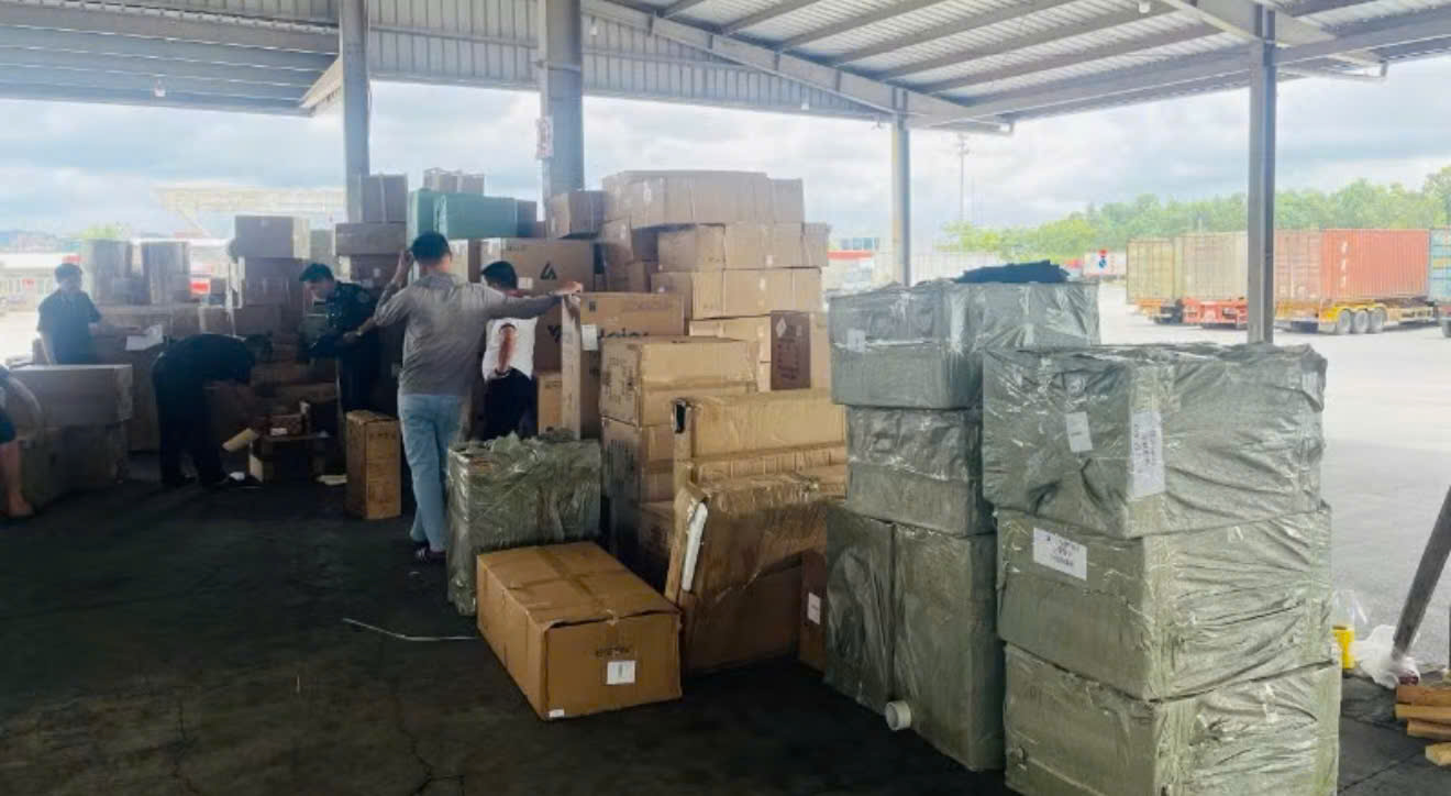 Hải quan siết kiểm soát biên giới phía Bắc, phát hiện loạt lô hàng nghi xâm phạm sở hữu trí tuệ