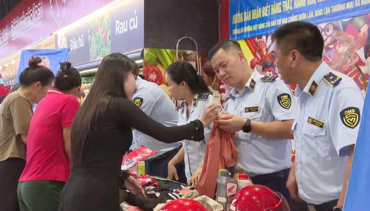 Lào Cai tăng cường tuyên truyền kỹ năng nhận diện hàng thật, hàng giả cho người dân