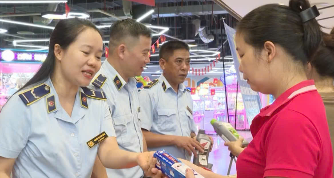 Chương tr&igrave;nh đ&atilde; thu h&uacute;t đ&ocirc;ng đảo người d&acirc;n quan t&acirc;m tham gia t&igrave;m hiểu.