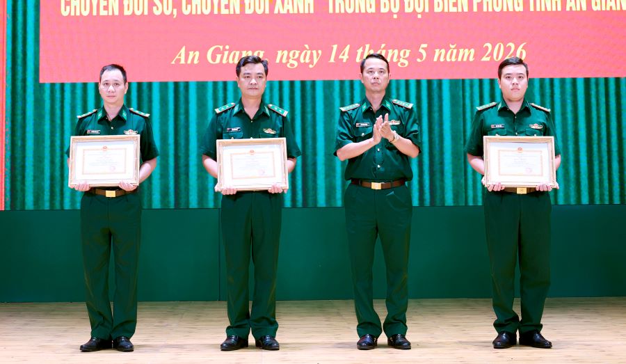 Khen thưởng c&aacute;c c&aacute; nh&acirc;n