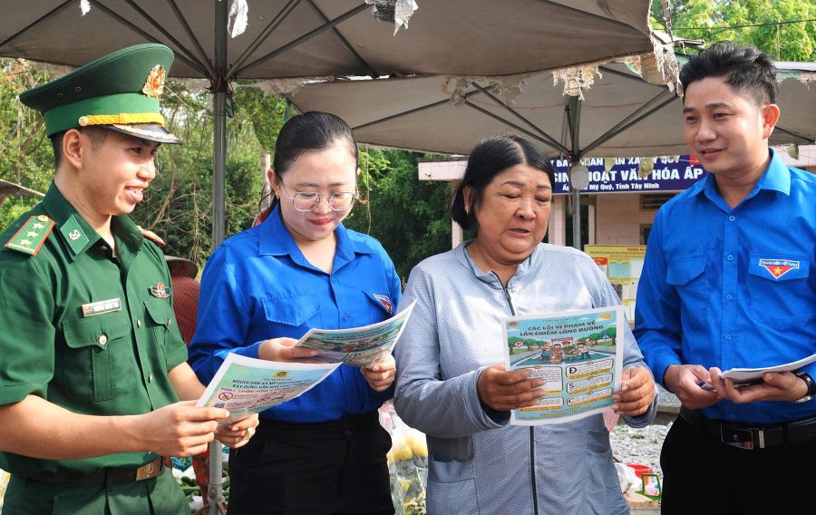 Đơn vị phối hợp tuy&ecirc;n truyền, vận động Nh&acirc;n d&acirc;n n&acirc;ng cao &yacute; thức tr&aacute;ch nhiệm trong tham gia bảo vệ đường bi&ecirc;n, cột mốc, giữ g&igrave;n an ninh trật tự khu vực bi&ecirc;n giới