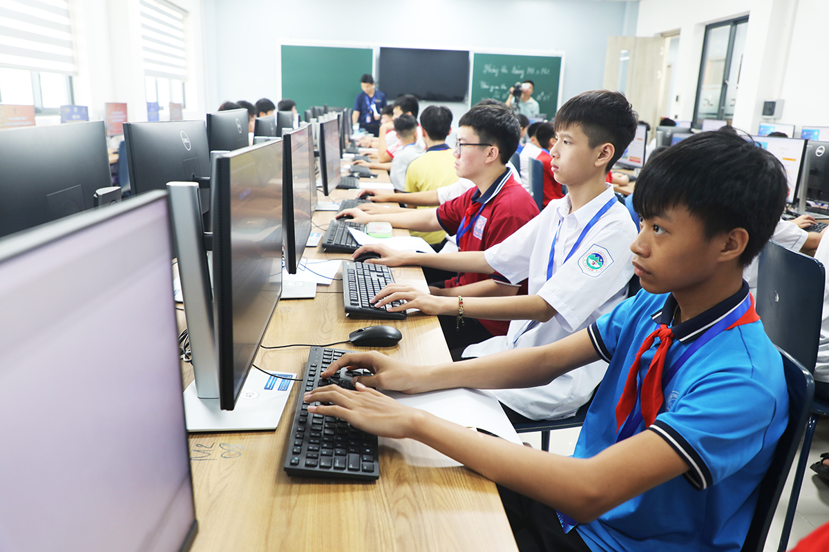 C&aacute;c th&iacute; sinh tham gia l&agrave;m b&agrave;i thi ở Bảng M1, M2 - Thi to&aacute;n tư duy v&agrave; tư duy thuật to&aacute;n d&agrave;nh cho học sinh Tiểu học, THCS